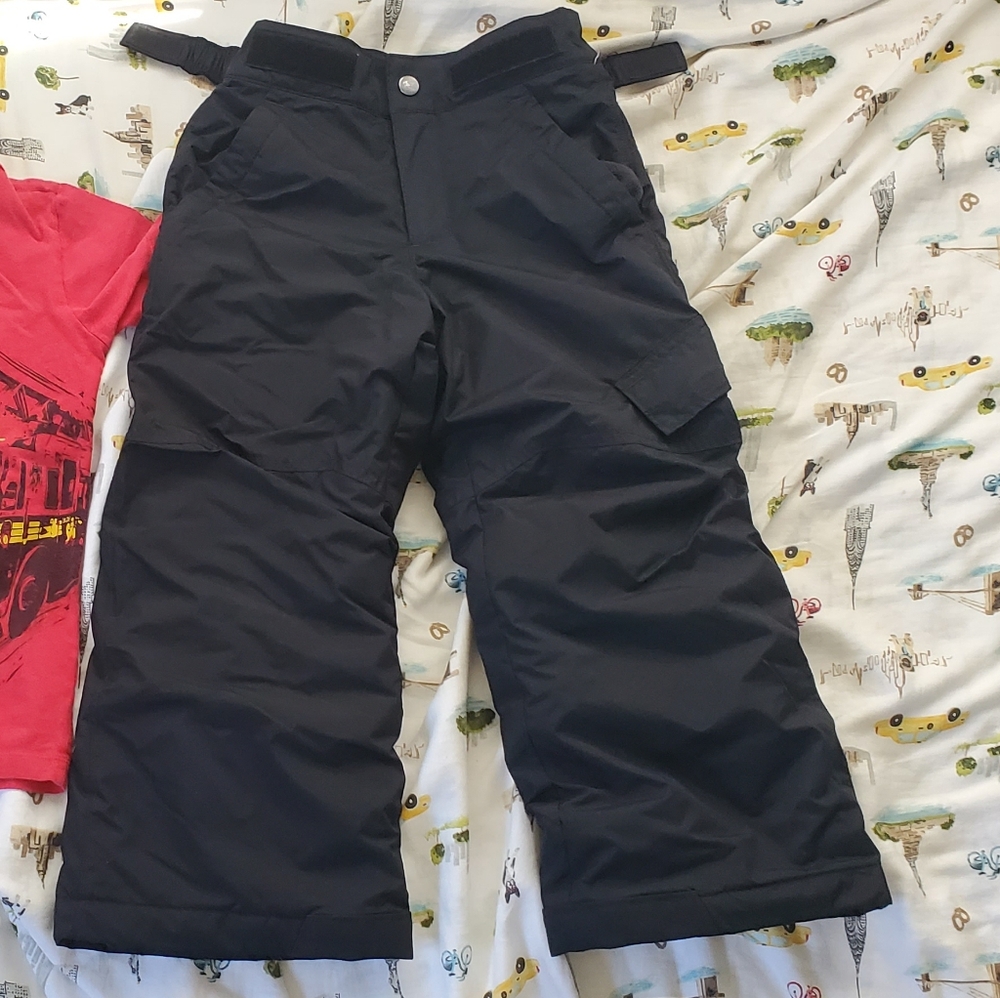 Kid snow pants for 4 to 6 yra